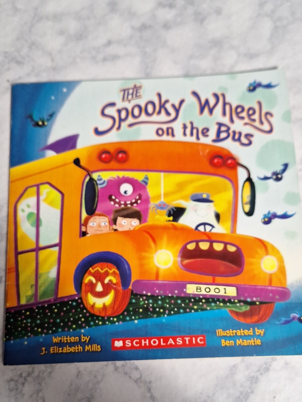 Scholastic The Spooky Wheels on the Bus